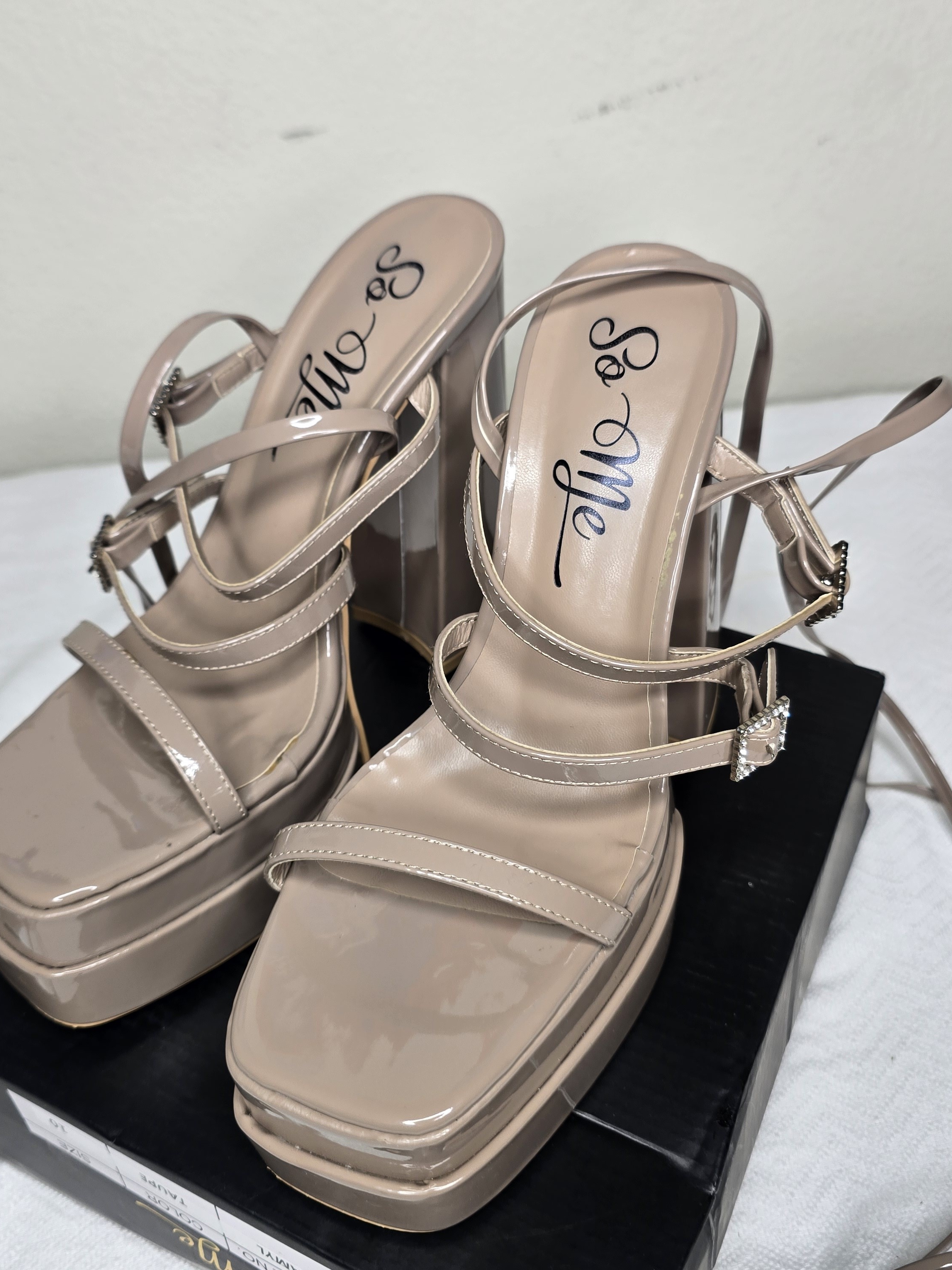 So Me Nude Patent Platform Heels Women's Size 10 Mint Condition